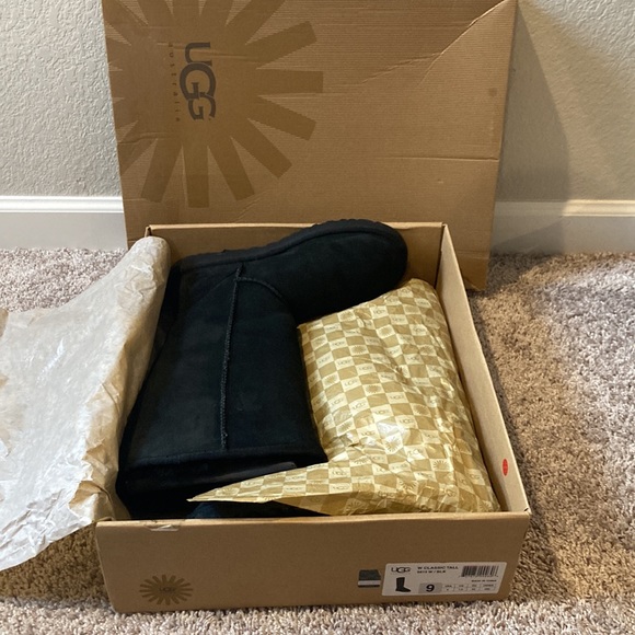 UGG Classic Tall Boot - Picture 5 of 5